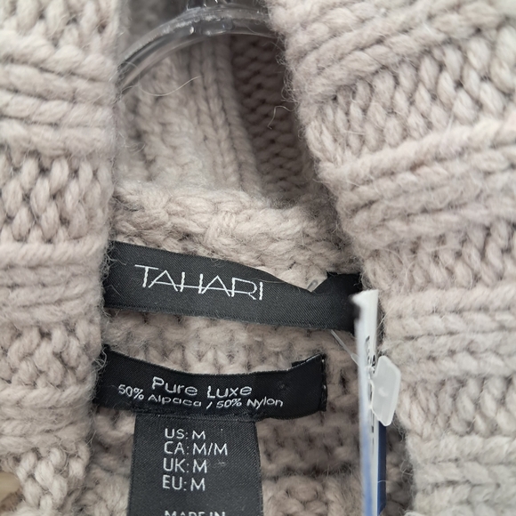 Tahari Pure Luxe Alpaca Blend Cable Knit Turtleneck Sweater M​. - Picture 9 of 9